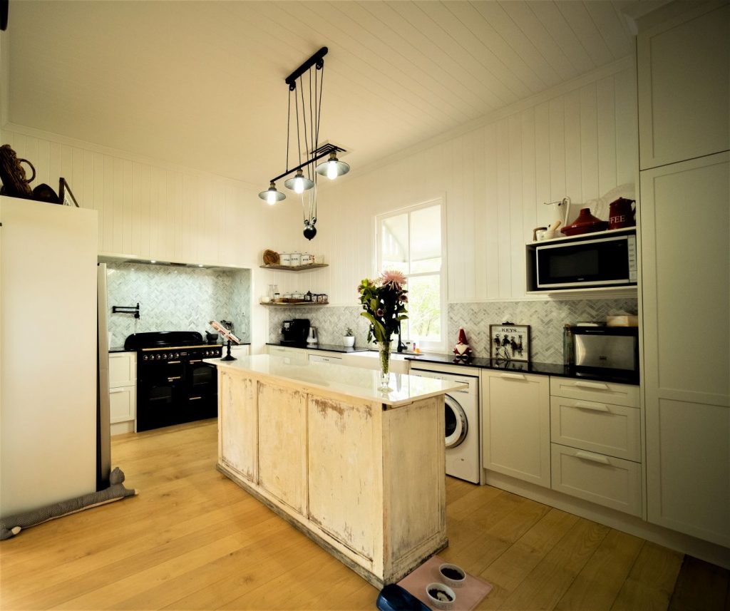 Image of a freshly renovated kitchen & island | featured Image for "Kitchen Renovations Brisbane"